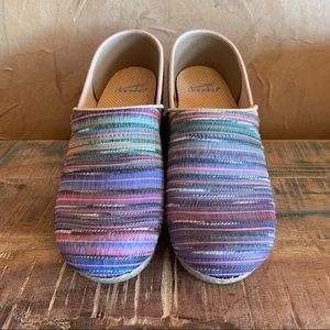 Dansko Women’s Clogs Multicolor Thread Size 39 EUC